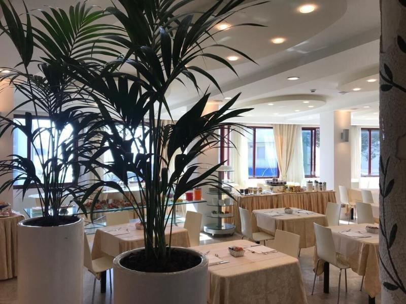 Hotel Caraibi ミラノ・マリッティマ エクステリア 写真