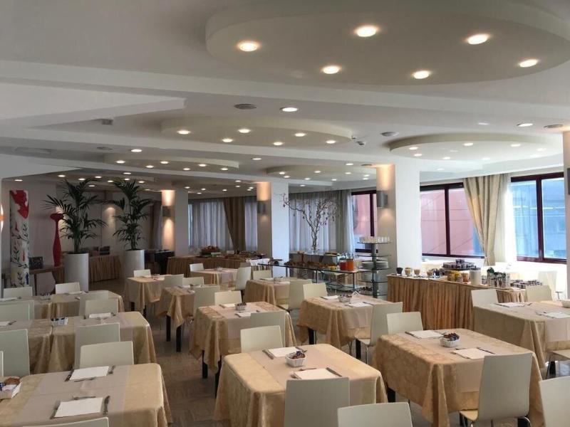 Hotel Caraibi ミラノ・マリッティマ エクステリア 写真