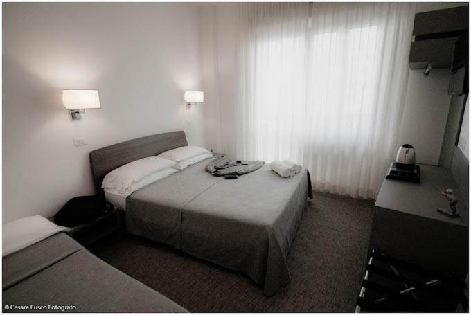 Hotel Caraibi ミラノ・マリッティマ エクステリア 写真