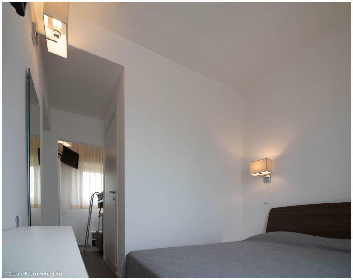 Hotel Caraibi ミラノ・マリッティマ エクステリア 写真