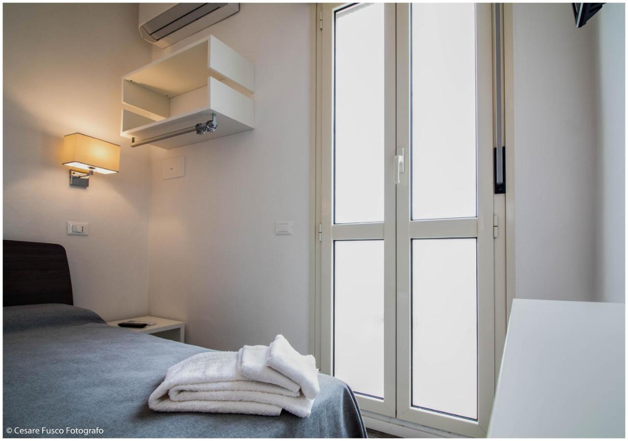Hotel Caraibi ミラノ・マリッティマ エクステリア 写真